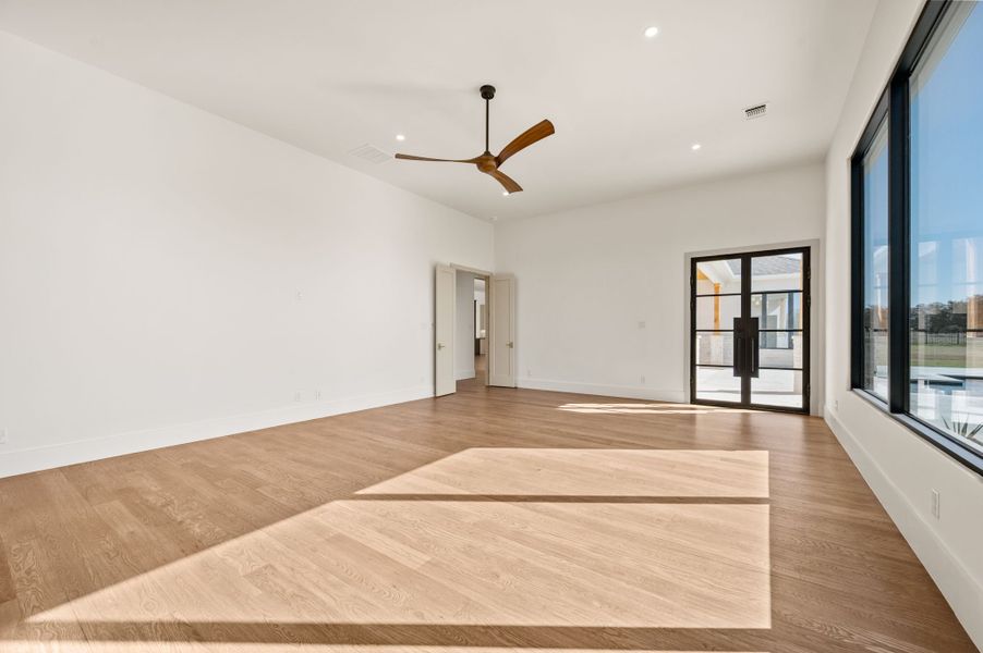 Spacious, unfurnished interior of a new home in Fleming Pointe, Fort Worth (Image 39).