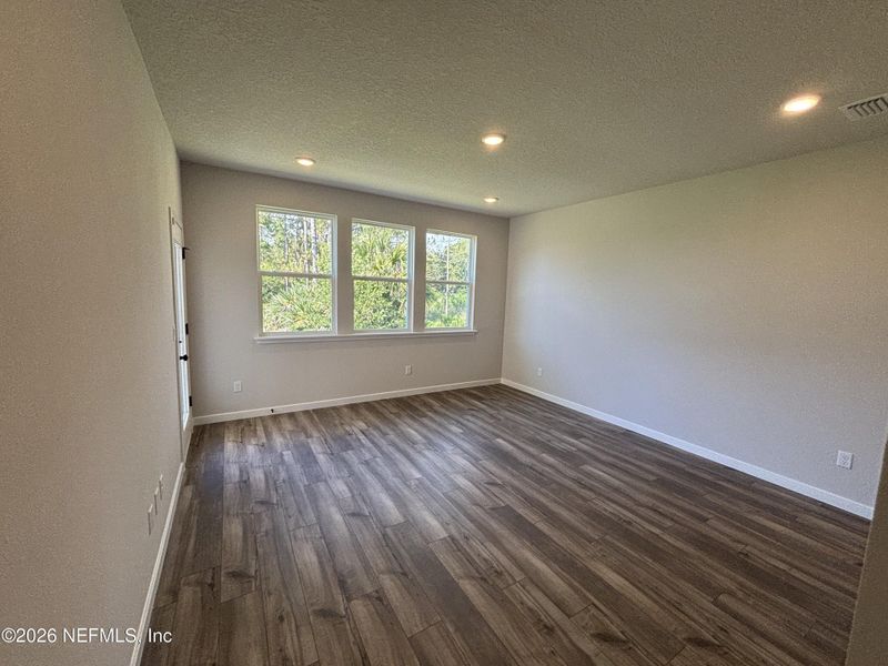 Spacious, unfurnished interior of a new home in Reserve East, Flagler Beach (Image 12).