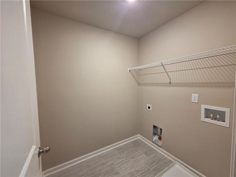 Spacious, unfurnished interior of a new home in , Bethlehem (Image 25).