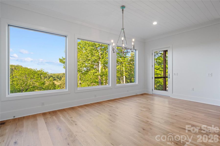 Spacious, unfurnished interior of a new home in , Newland (Image 11).