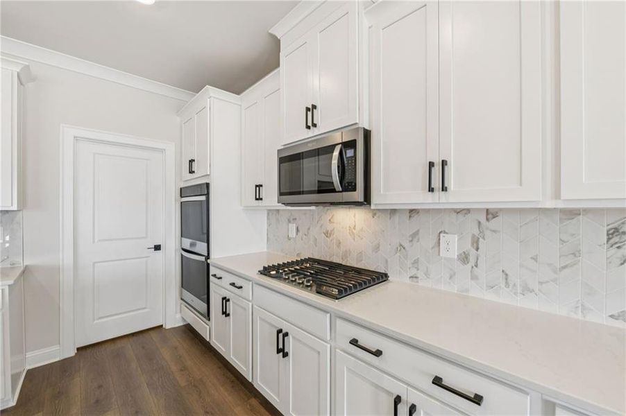 Furnished interior view inside a new home in River Pointe, Monroe (Image 12).