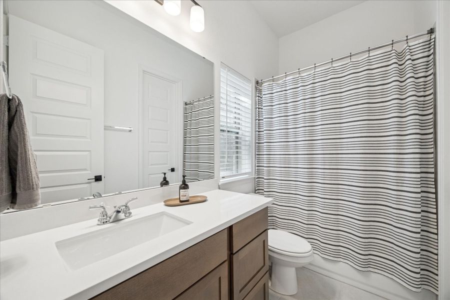 Furnished interior view inside a new home in Cross Creek West, Fulshear (Image 22). Furnished interior view inside a new home in Cross Creek West, Fulshear (Image 22).