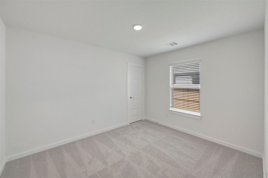 Spacious, unfurnished interior of a new home in Miller's Pond, Rosenberg (Image 20).