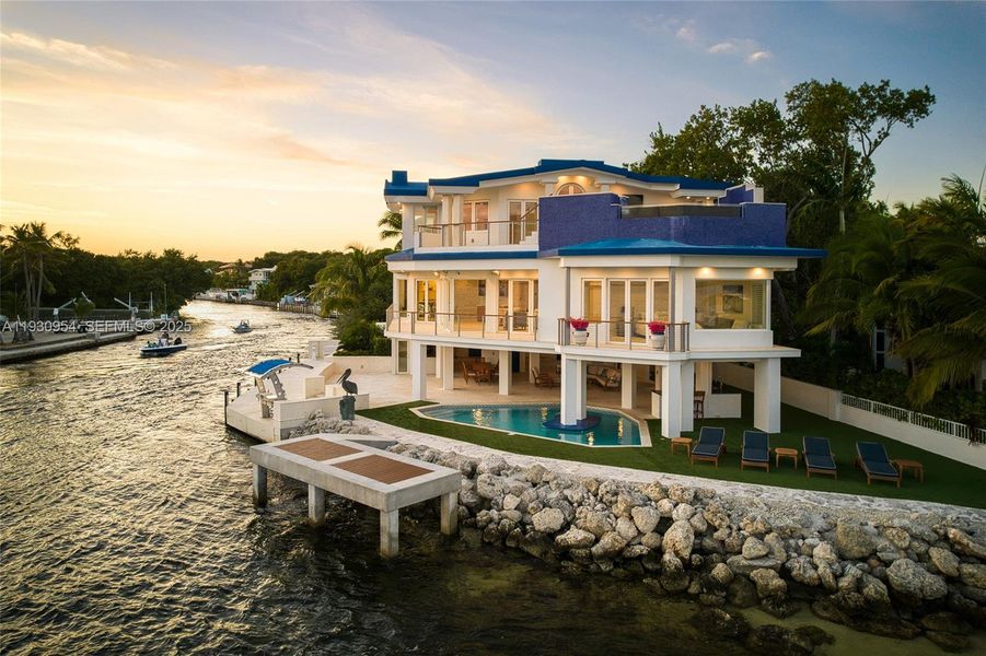 Exterior details and patio area of a home in , Key Largo (Image 31).