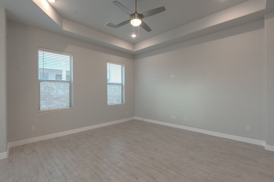 Spacious, unfurnished interior of a new home in Emerald Estates, El Paso (Image 29).