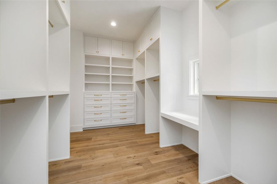 Spacious, unfurnished interior of a new home in , Houston (Image 32).
