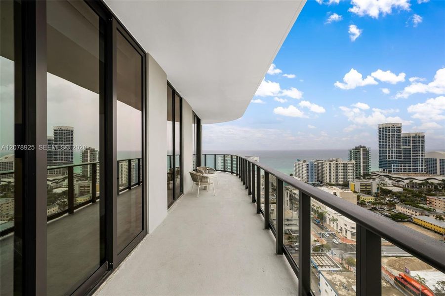 Condo located in Miami Beach, FL showcasing its design and architecture (Image 4). Condo located in Miami Beach, FL showcasing its design and architecture (Image 4).