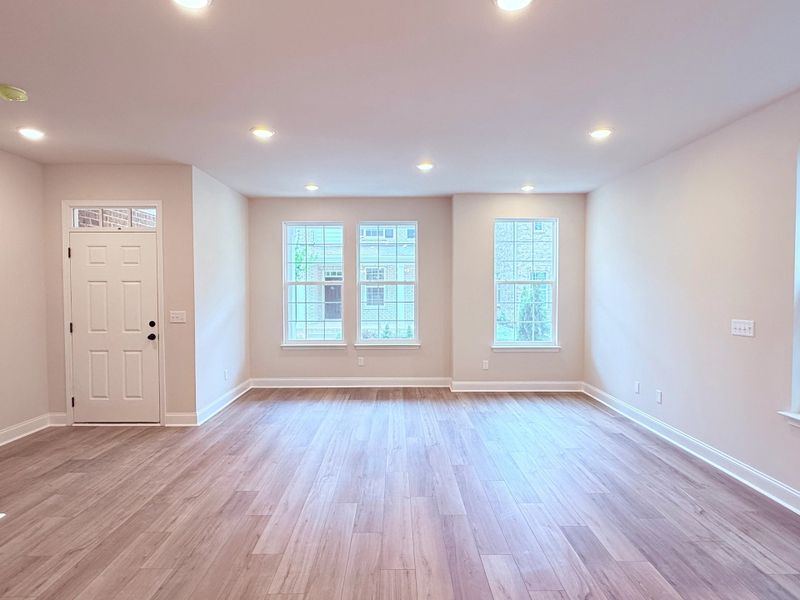 Spacious, unfurnished interior of a new home in Promenade at Clari Park, Murfreesboro (Image 5).