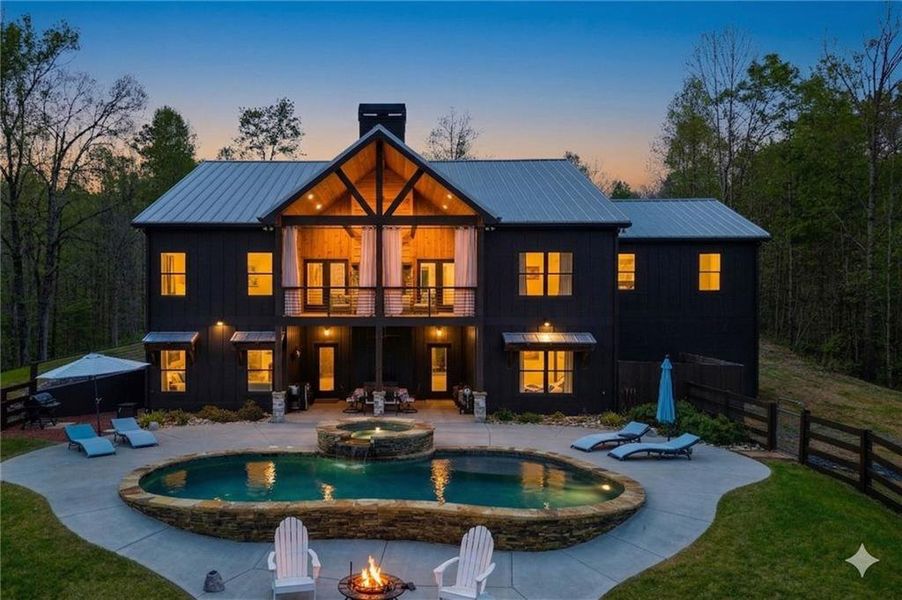 Community amenities in , Talking Rock (Image 74).