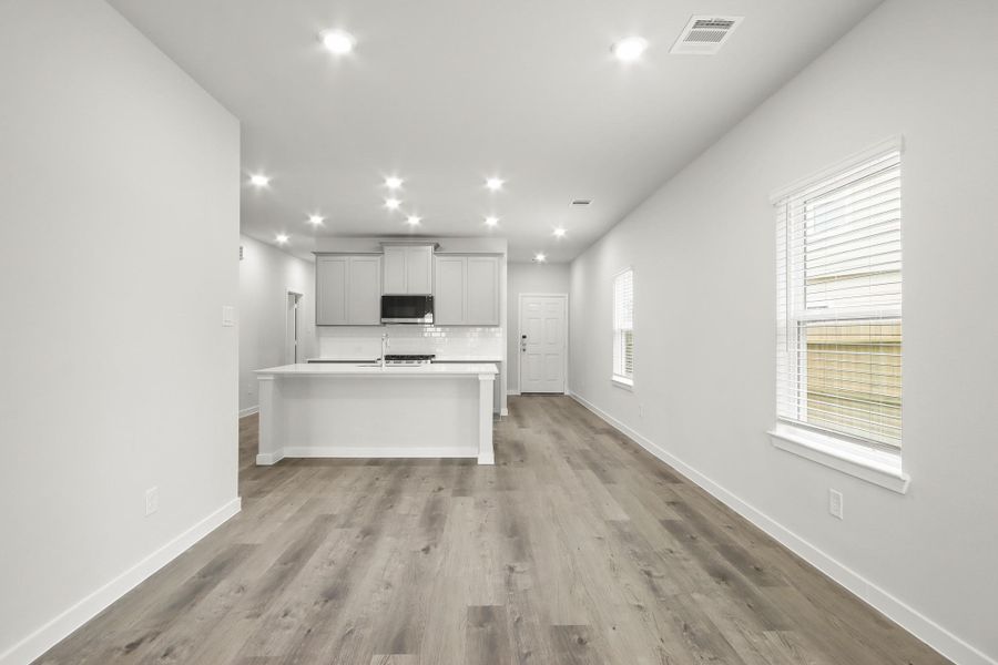 Spacious, unfurnished interior of a new home in Maple Woods, Hockley (Image 17).