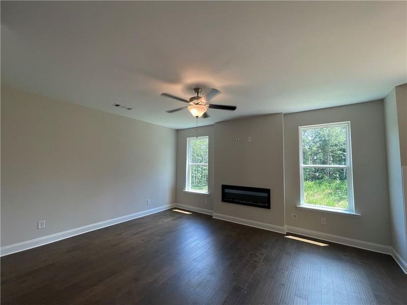 Spacious, unfurnished interior of a new home in Edenglen, Buford (Image 11).