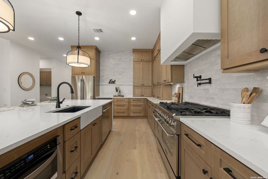 Furnished interior view inside a new home in , Bandera (Image 5).