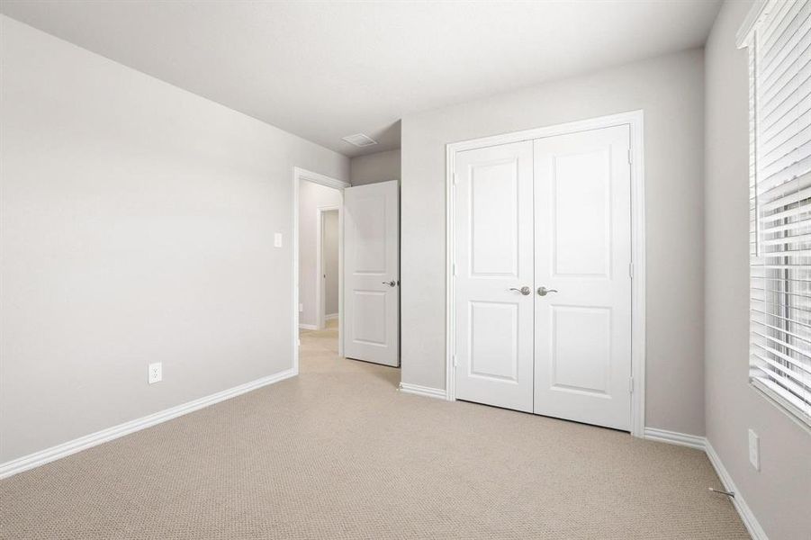 Spacious, unfurnished interior of a new home in Westmoor, Sherman (Image 28).