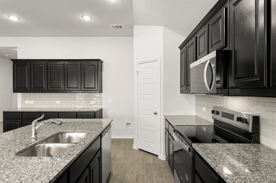 14. 3270 Ribisl - Kitchen (4) 14. 3270 Ribisl - Kitchen (4)