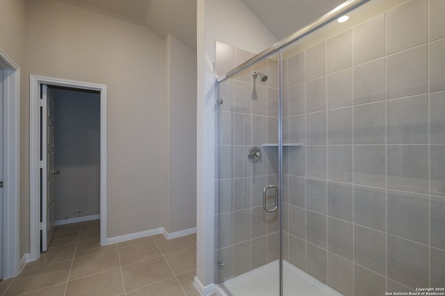 Close-up of interior finishes inside a home in Winding Brook, San Antonio (Image 9).