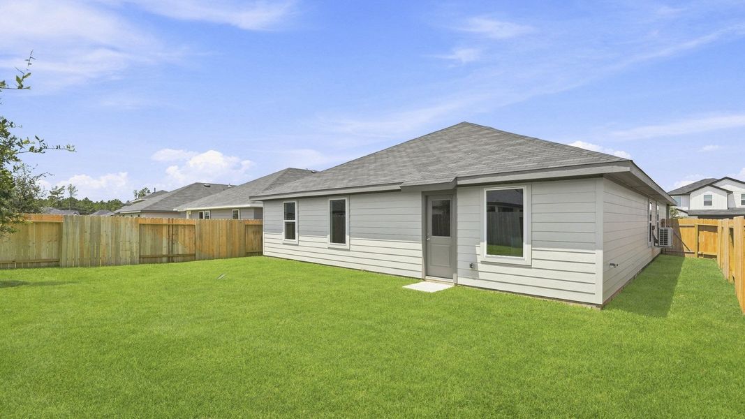 Exterior details and patio area of a home in Silverthorne, Conroe (Image 2). Exterior details and patio area of a home in Silverthorne, Conroe (Image 2).