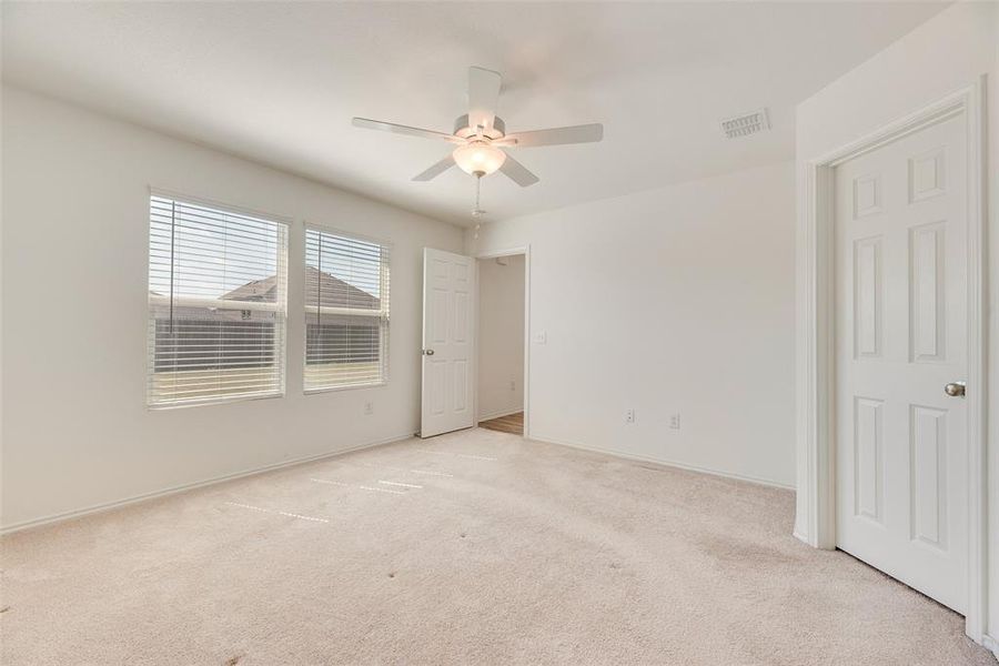 Spacious, unfurnished interior of a new home in Verandah, Royse City (Image 19). Spacious, unfurnished interior of a new home in Verandah, Royse City (Image 19).