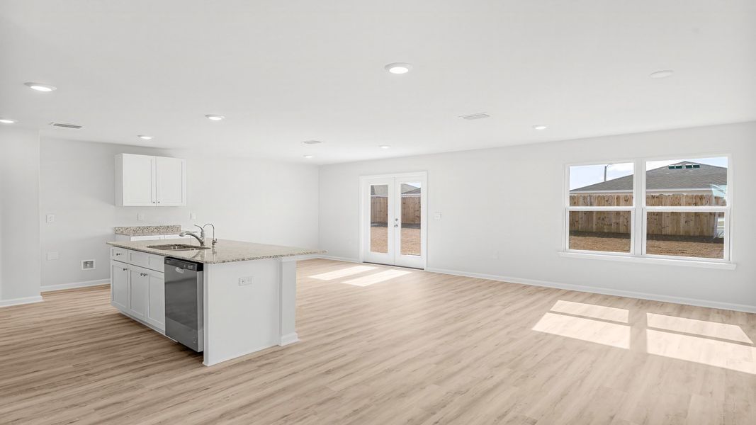 Spacious, unfurnished interior of a new home in Titus Park, Panama City (Image 18). Spacious, unfurnished interior of a new home in Titus Park, Panama City (Image 18).