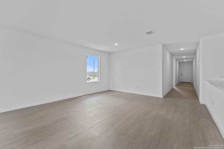 Spacious, unfurnished interior of a new home in Lodi Grove, Floresville (Image 10). Spacious, unfurnished interior of a new home in Lodi Grove, Floresville (Image 10).