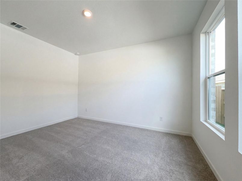 Spacious, unfurnished interior of a new home in River Ranch, Dayton (Image 20).