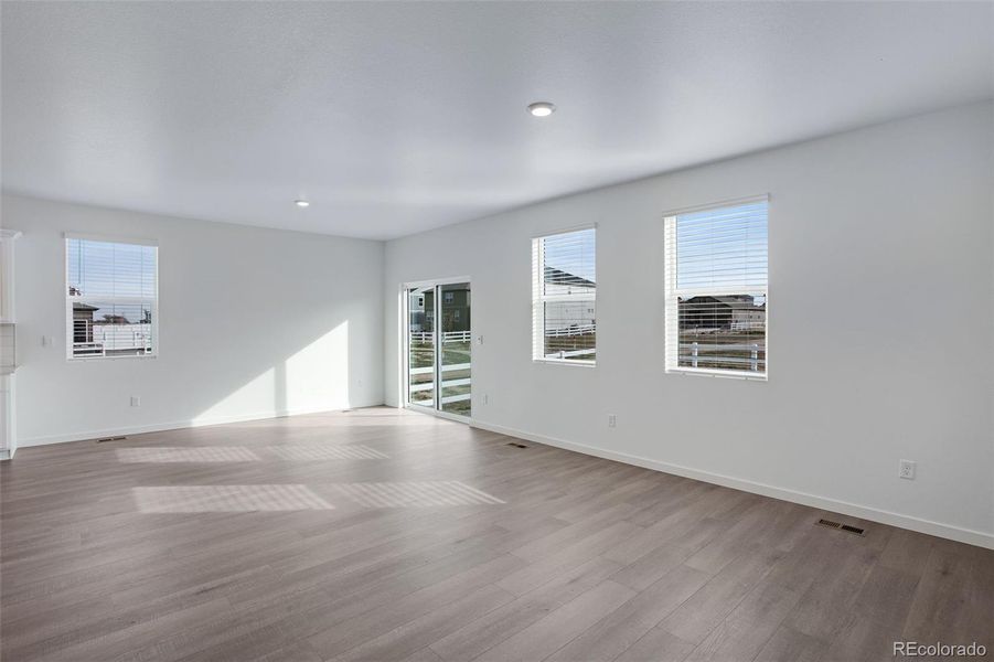 Spacious, unfurnished interior of a new home in Ridge at Johnstown, Johnstown (Image 29).