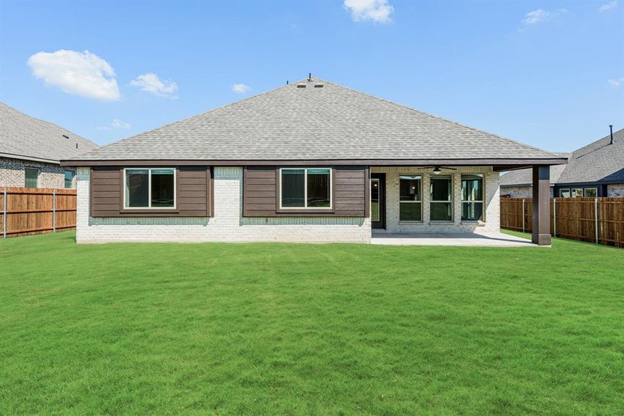 Front exterior of a new home in Hampton Park, Glenn Heights, TX, highlighting curb appeal (Image 25). Front exterior of a new home in Hampton Park, Glenn Heights, TX, highlighting curb appeal (Image 25).