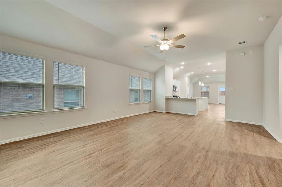 Spacious, unfurnished interior of a new home in ValleyBrooke, Mesquite (Image 20).