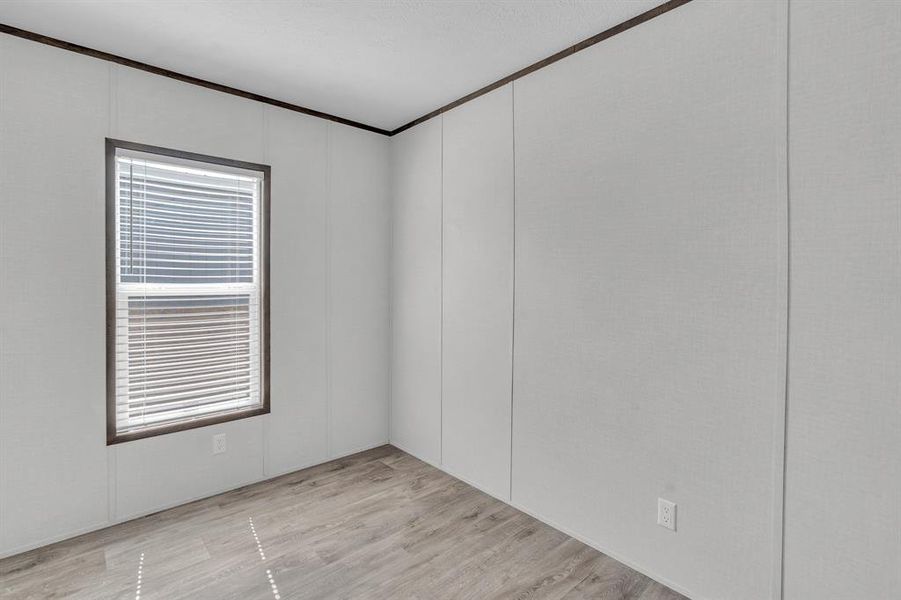 Spacious, unfurnished interior of a new home in , Granbury (Image 13).