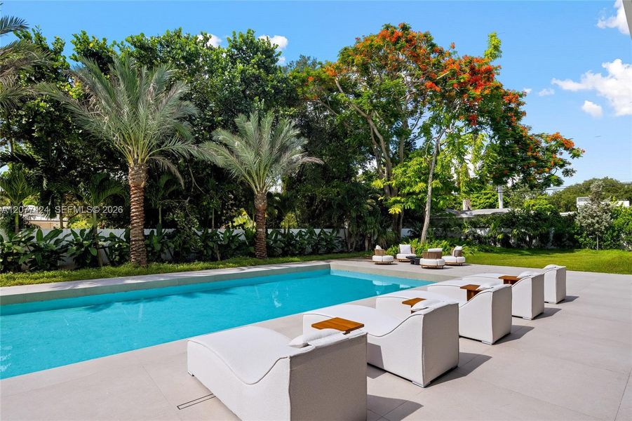 Community amenities in , Pinecrest (Image 63). Community amenities in , Pinecrest (Image 63).