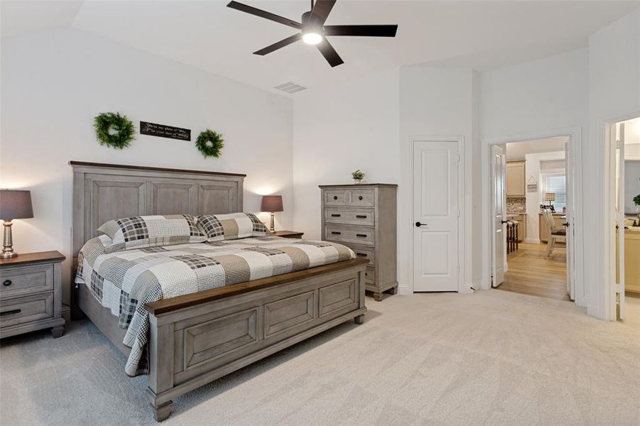 Furnished interior view inside a new home in Sunset Ridge, Alvarado (Image 20).