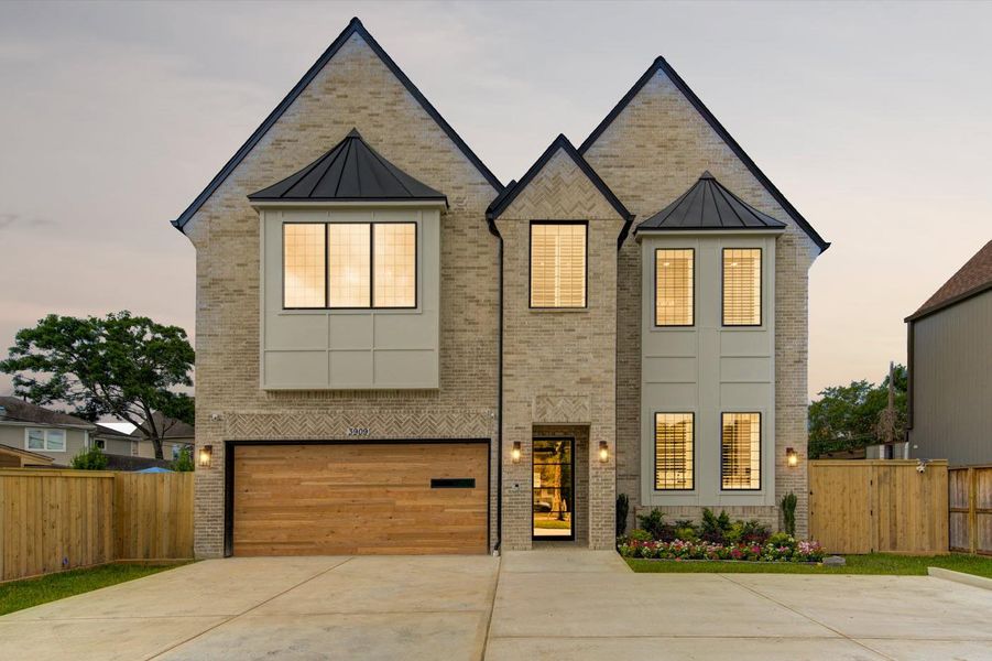 Solid brick façade paired with full soundproofing, keeping interior spaces quiet and serene despite nearby traffic.