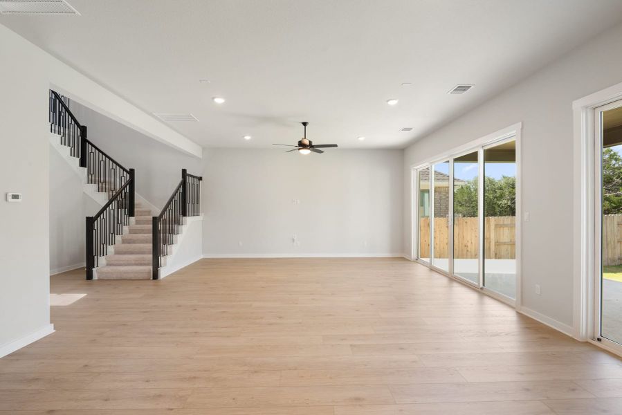 Spacious, unfurnished interior of a new home in Lariat, Liberty Hill (Image 34).