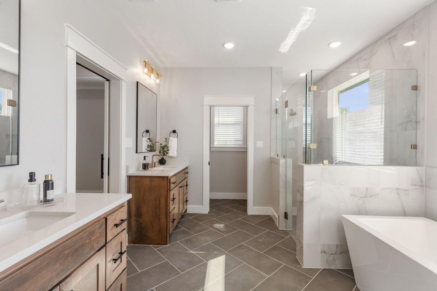 Furnished interior view inside a new home in , Bryan (Image 31).
