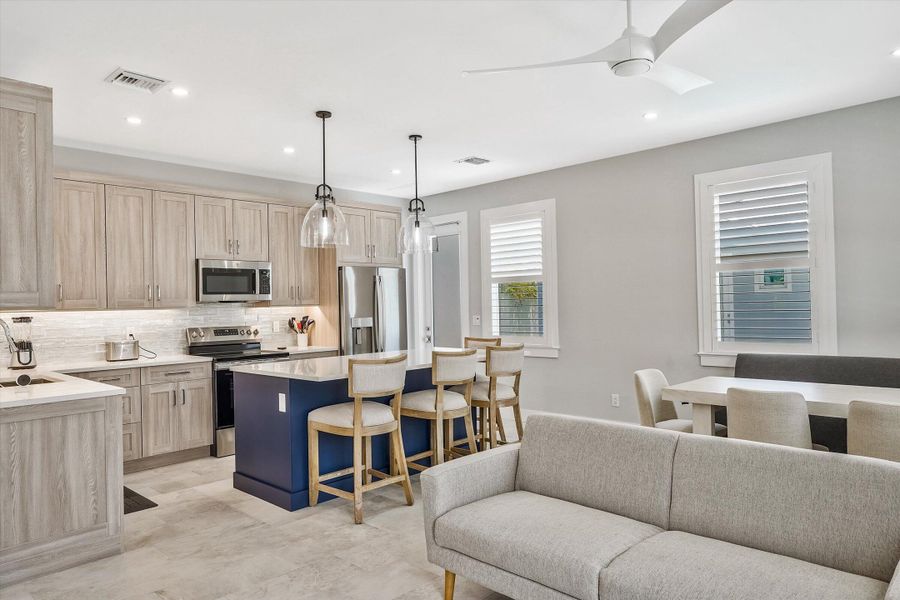 04-425 Hugh Street-4