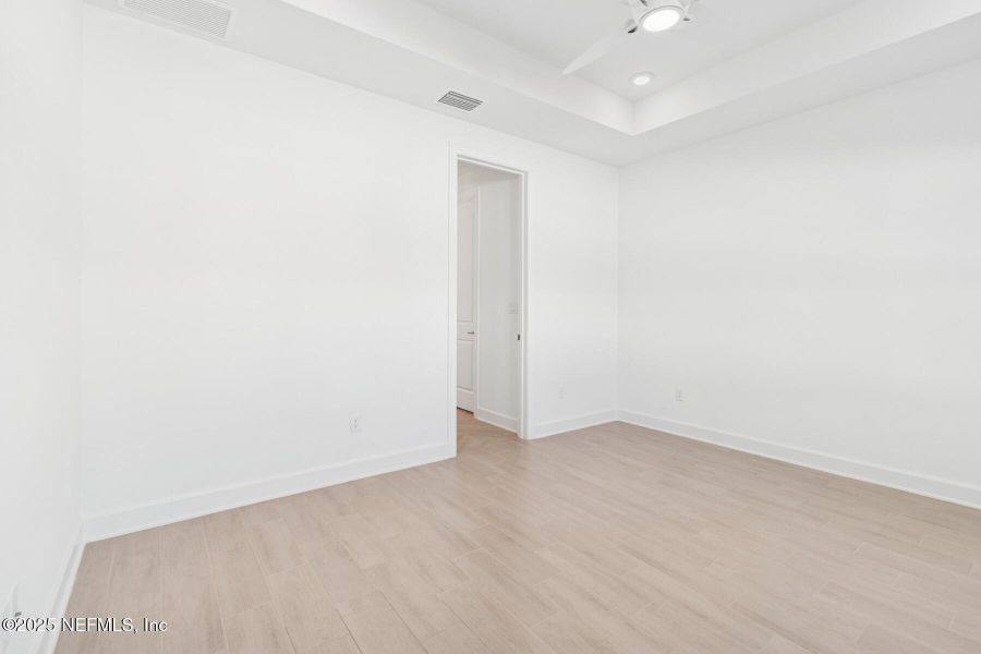 Spacious, unfurnished interior of a new home in Evergreen Island at Silverleaf - Classic, St. Augustine (Image 21).