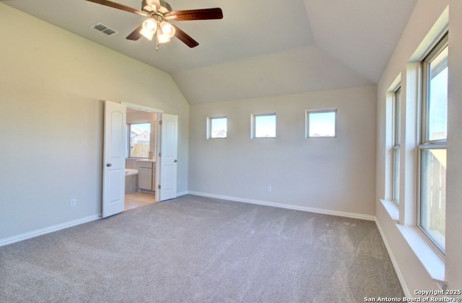 Spacious, unfurnished interior of a new home in Meyer Ranch – Premier, New Braunfels (Image 14). Spacious, unfurnished interior of a new home in Meyer Ranch – Premier, New Braunfels (Image 14).