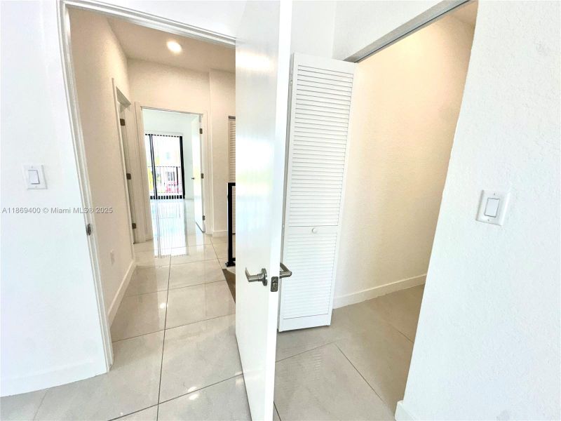 Image 23 of a home in .