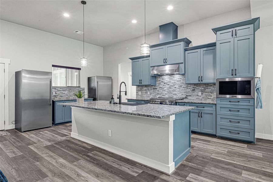 Furnished interior view inside a new home in , Alvin (Image 10).