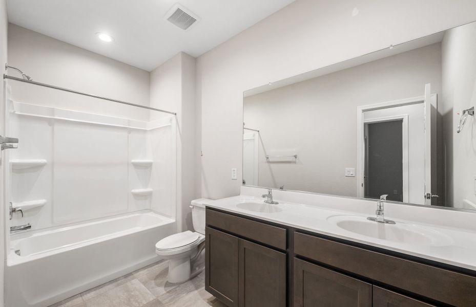 Furnished interior view inside a new home in El Cidro, Goodyear (Image 6).