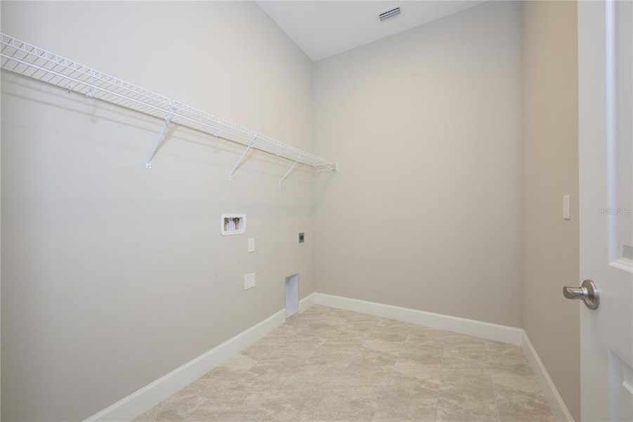 Spacious, unfurnished interior of a new home in , Palm Coast (Image 29).