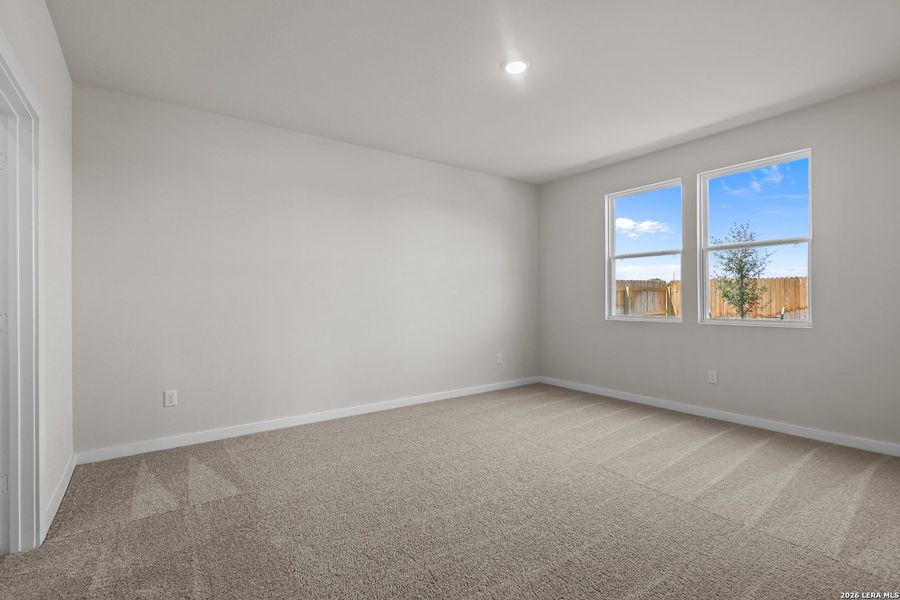 Spacious, unfurnished interior of a new home in Summerlin, San Antonio (Image 20).
