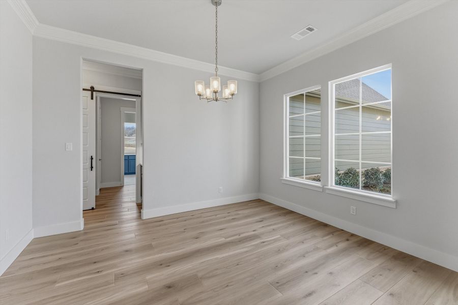 Spacious, unfurnished interior of a new home in Eagle Ridge Estates, Weatherford (Image 16).