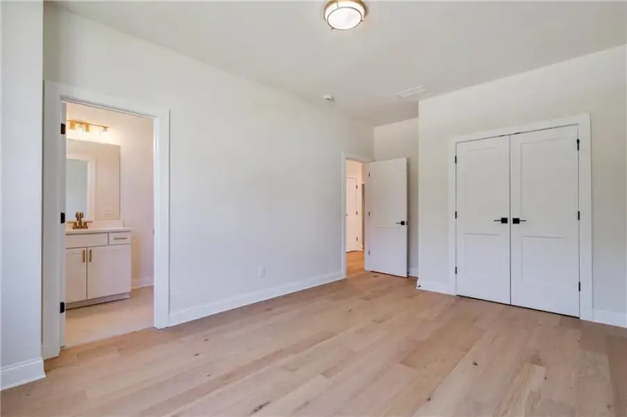 Spacious, unfurnished interior of a new home in , Atlanta (Image 26).