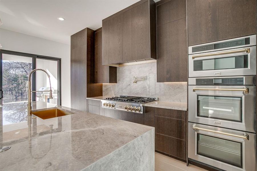 Furnished interior view inside a new home in , Cedar Hill (Image 8).
