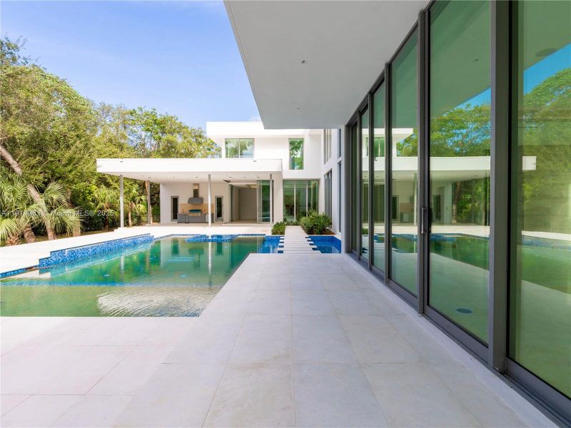 Exterior details and patio area of a home in , Pinecrest (Image 45).