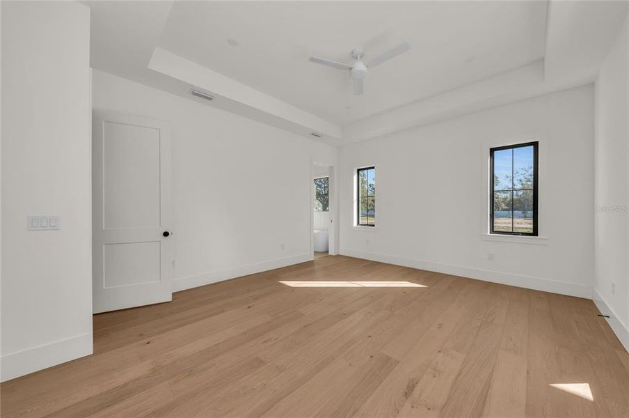 Spacious, unfurnished interior of a new home in , Sarasota (Image 47). Spacious, unfurnished interior of a new home in , Sarasota (Image 47).