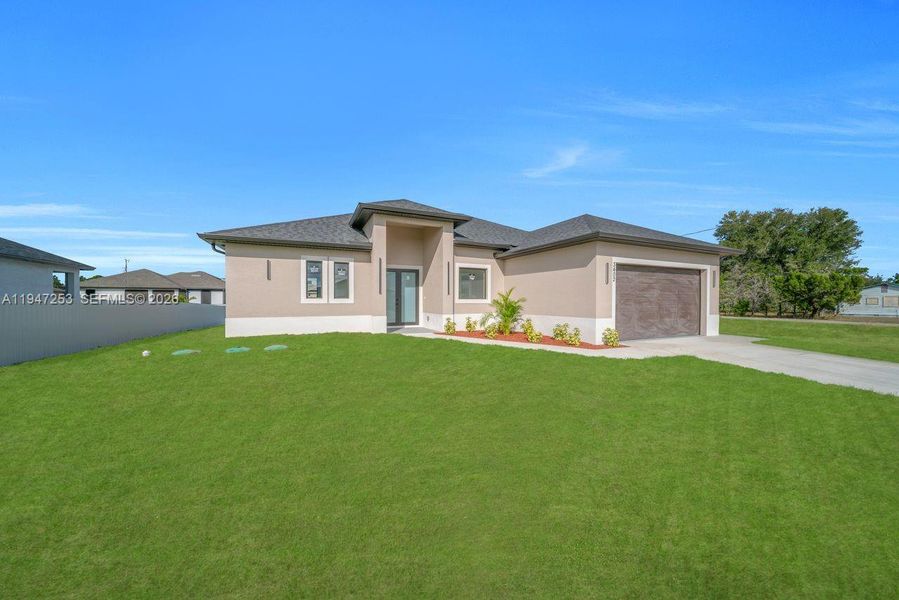 Exterior details and patio area of a home in , Lehigh Acres (Image 3).