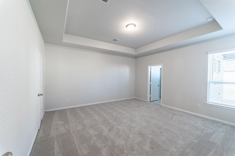 Spacious, unfurnished interior of a new home in Lago Mar, Texas City (Image 21).