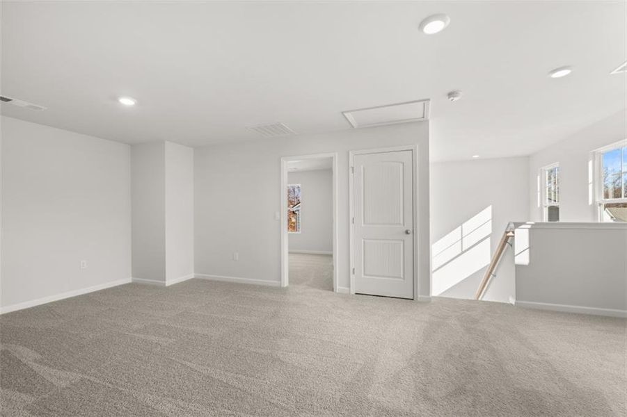 Spacious, unfurnished interior of a new home in Falcon Landing, Gainesville (Image 42).