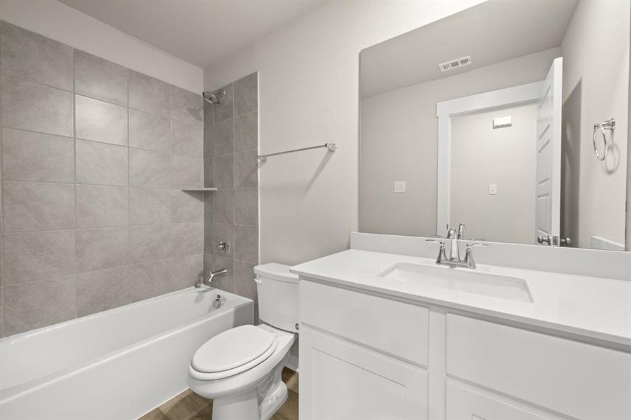 247 Wagon Spoke- Bathroom-1